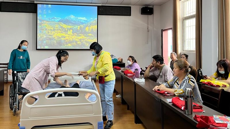 智能健康监测仪：守护长辈健康的科技守护者**