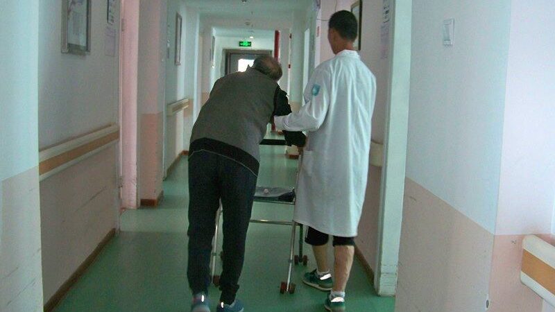 成都康复护理：为失能老人提供全方位照护服务**